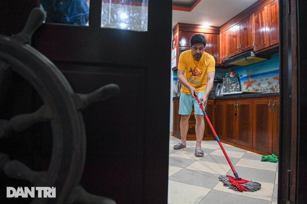 NSƯT Hồ Phong tuổi 52: Gã đểu trên phim, ông bố bỉm sữa ngoài đời-9