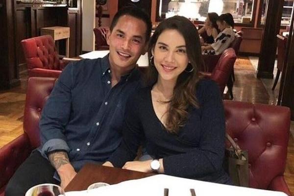 RM - Chàng trưởng nhóm BTS đa tài nghiện sách-7