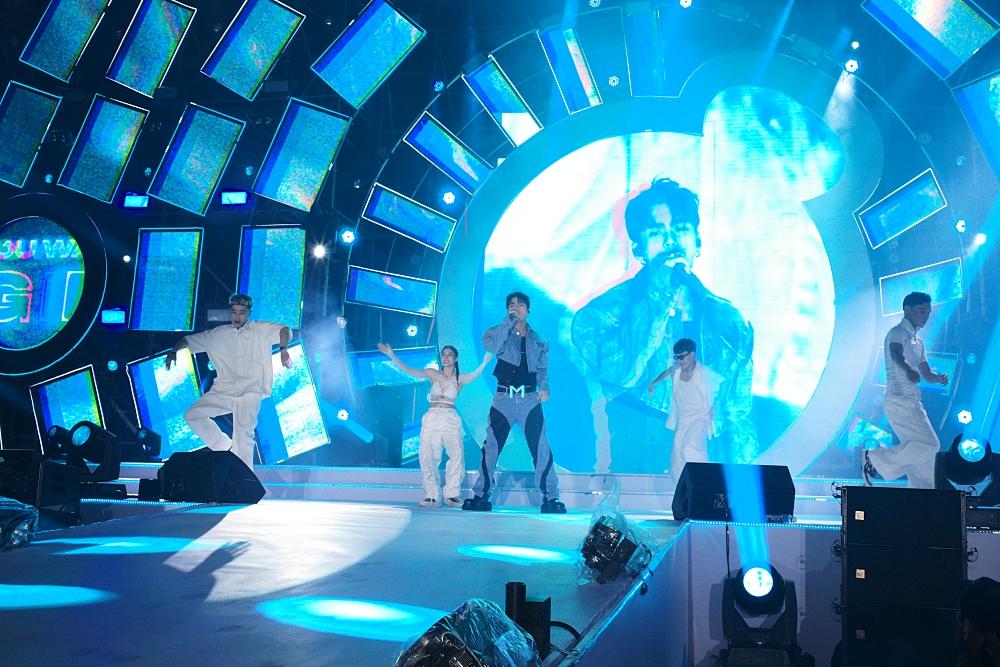 MONO nhảy sexy khiến fan nữ không ngừng mê mệt-4