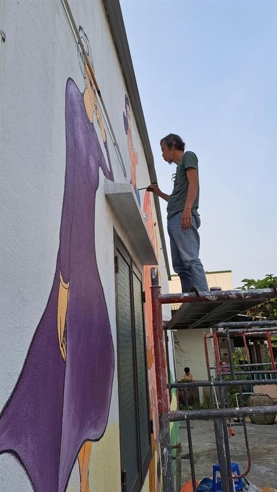 Tranh vẽ ở làng chài bích họa Quảng Nam bị chê xấu, họa sĩ nói gì?-4