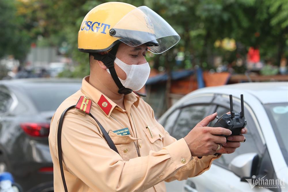 CSGT dùng flycam gỡ điểm ùn tắc tại cửa ngõ Hà Nội-1