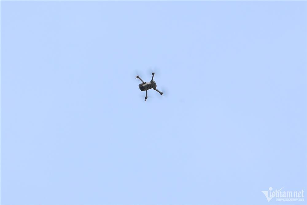CSGT dùng flycam gỡ điểm ùn tắc tại cửa ngõ Hà Nội-2