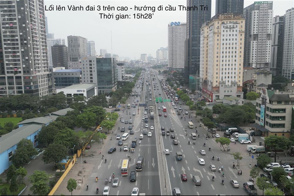 CSGT dùng flycam gỡ điểm ùn tắc tại cửa ngõ Hà Nội-3