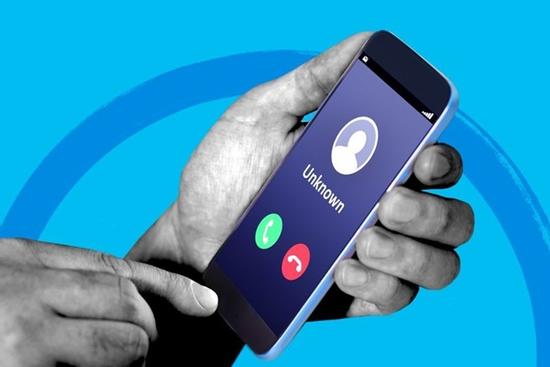 Người đàn ông mất hơn 2 tỷ đồng sau khi nghe điện thoại giả danh công an