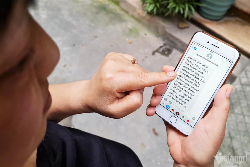 Thủ đoạn moi tiền trăm triệu từ những tin nhắn rác lừa đảo-2