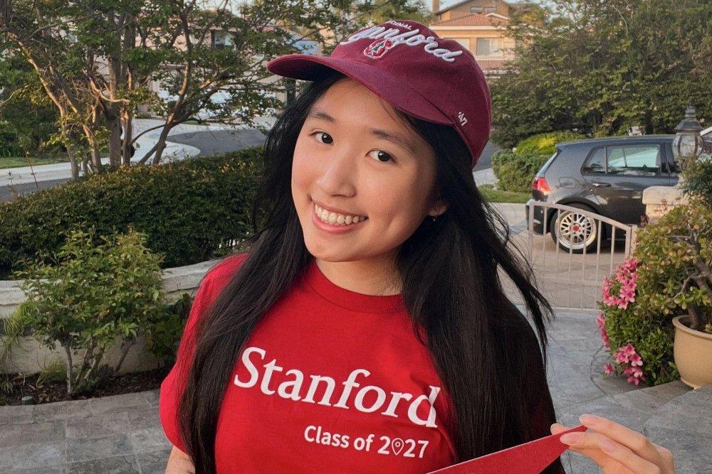 Jenny Huỳnh vừa tốt nghiệp cấp 3 liền mặc phóng khoáng, gạt nhẹ nét tinh khôi-11