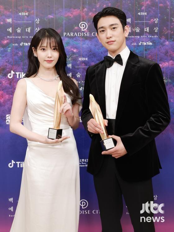 Baeksang 2023: The Glory đại thắng, chủ nhân Daesang khiến cả làng đều vui-3