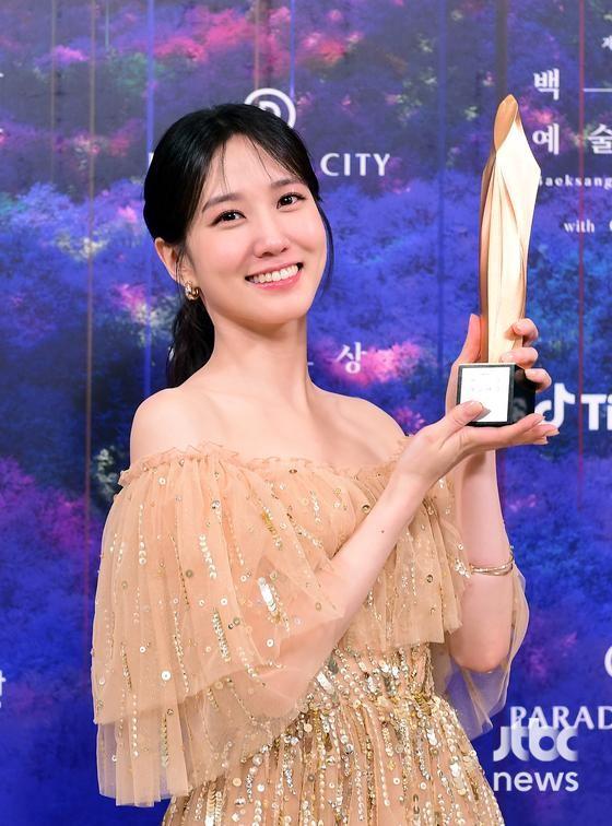 Baeksang 2023: The Glory đại thắng, chủ nhân Daesang khiến cả làng đều vui-6