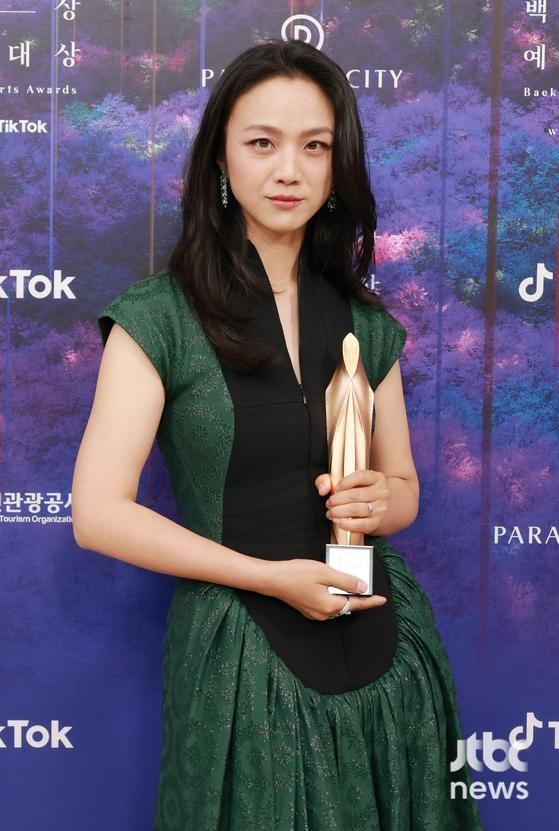 Baeksang 2023: The Glory đại thắng, chủ nhân Daesang khiến cả làng đều vui-9