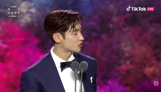 Baeksang 2023: Park Bo Gum bạch mã hoàng tử, Hứa Quang Hán lịch lãm hút hồn-5