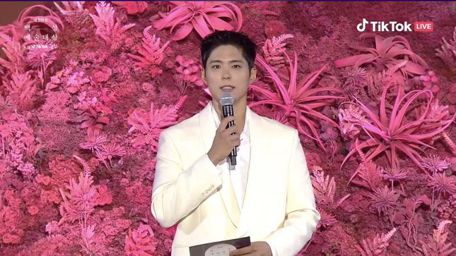 Baeksang 2023: Park Bo Gum bạch mã hoàng tử, Hứa Quang Hán lịch lãm hút hồn-6
