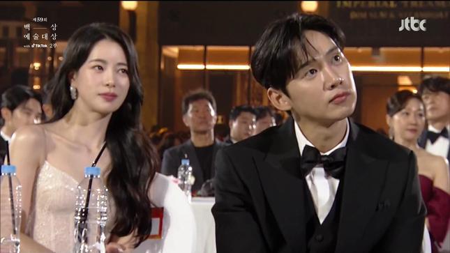 Baeksang 2023: Park Bo Gum bạch mã hoàng tử, Hứa Quang Hán lịch lãm hút hồn-10