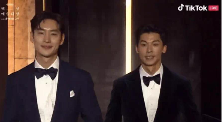 Lee Je Hoon, Hứa Quang Hán tạo khung hình hot nhất Baeksang 2023-1