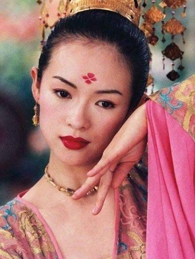 3 bóng hồng sánh bước Lương Triều Vỹ từng là mỹ nhân nổi tiếng giờ ra sao?-5