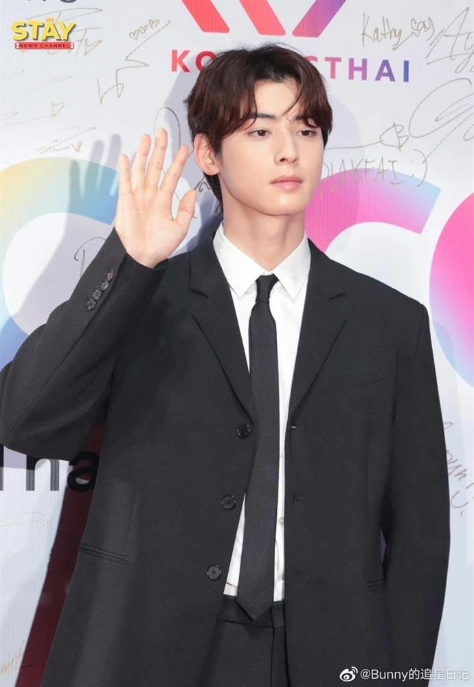 Cha Eun Woo tiều tụy trong sự kiện đầu tiên sau khi Moonbin qua đời-5