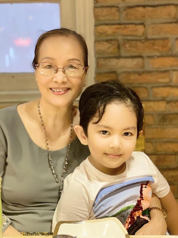 Mẹ ruột Khánh Thi: Văn công tài năng, U80 sắc vóc vẫn trẻ khỏe-6