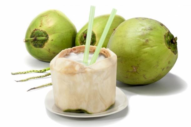 Vì sao phụ nữ nên uống nước dừa?-2