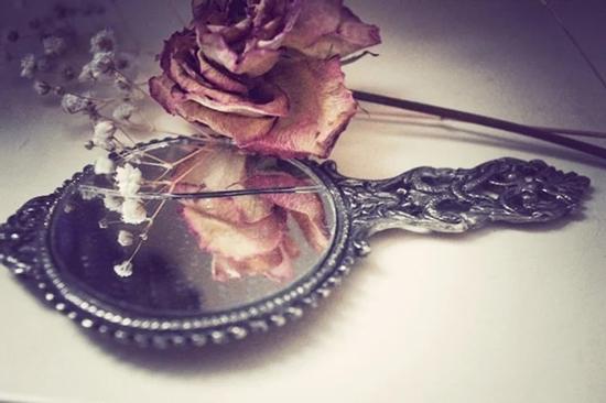 Những đồ vật tuyệt đối không mang ngoài đường về nhà kẻo rước họa