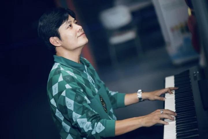 Ca sĩ ảo đầu tiên của Việt Nam: Có đủ sức uy hiếp ca sĩ thật?-5