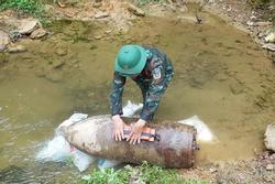 Hà Nội: Phát hiện quả bom nặng hơn 500kg trên sông Đuống