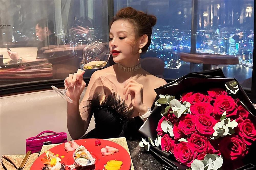 Sam và dàn hot girl đình đám một thời theo chồng bỏ cuộc chơi-11