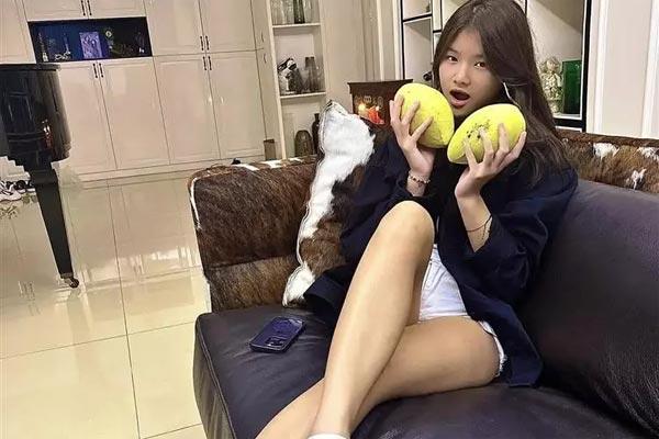 Trương Ngọc Ánh U50 đẹp chấp tuổi tác, ảnh bị chụp lén như nữ thần-11