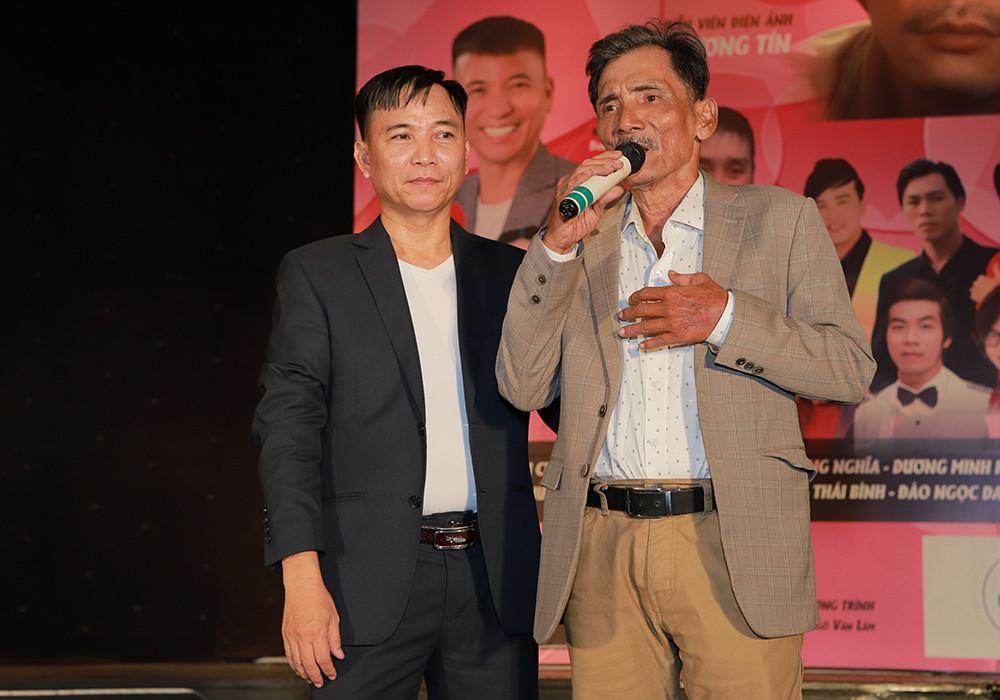 Thương Tín sức yếu, không thể hát hết 3 bài trong đêm nhạc-1