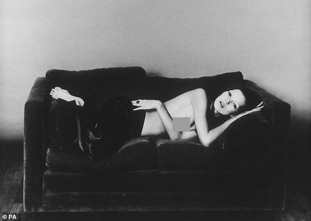 Ảnh 18+ thuở đôi mươi của Kate Moss chưa từng công bố-3