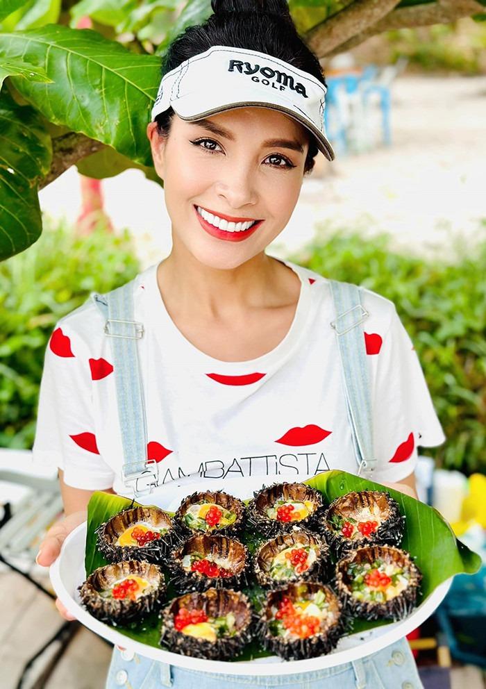 Sao Việt nghỉ lễ: Người vung tiền nghỉ dưỡng đắt đỏ, người về quê bình yên-4