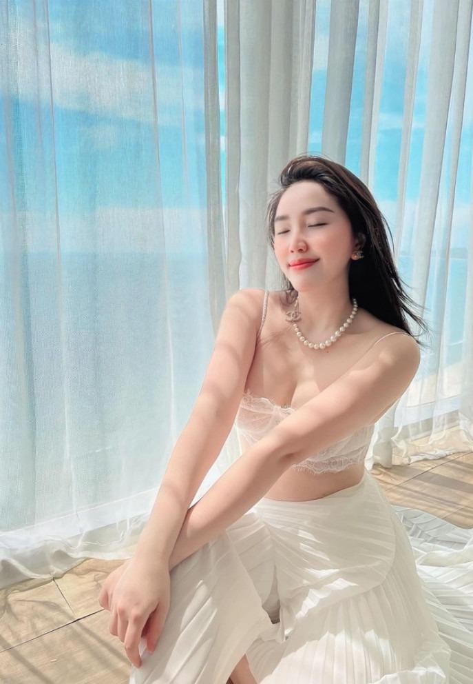 Sao Việt nghỉ lễ: Người vung tiền nghỉ dưỡng đắt đỏ, người về quê bình yên-6