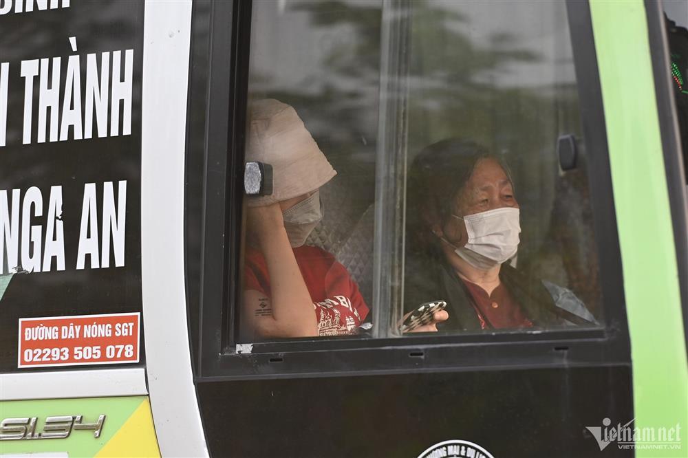 Trở lại Hà Nội sớm 2 ngày, ô tô ùn dài 2km cuối cao tốc Pháp Vân-2