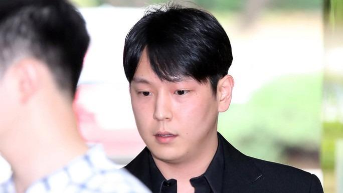 Nam ca sĩ nổi tiếng ngồi tù vì tội tấn công tình dục-1