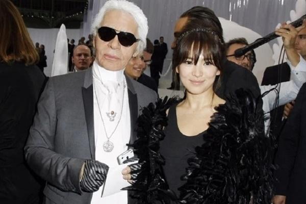 Song Hye Kyo lột xác bên Dương Tử Quỳnh ở Met Gala 2023-10