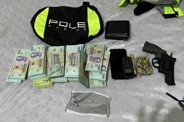 Phẫn nộ hình ảnh tờ quảng cáo cưới vợ Việt Nam-2