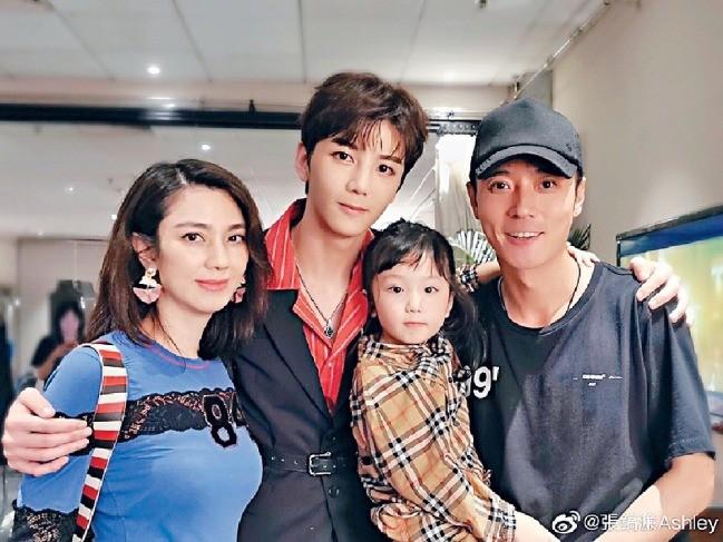 Nỗi tủi hổ của Hồng Hân: Có con năm 20 tuổi, chồng trẻ ngoại tình-5