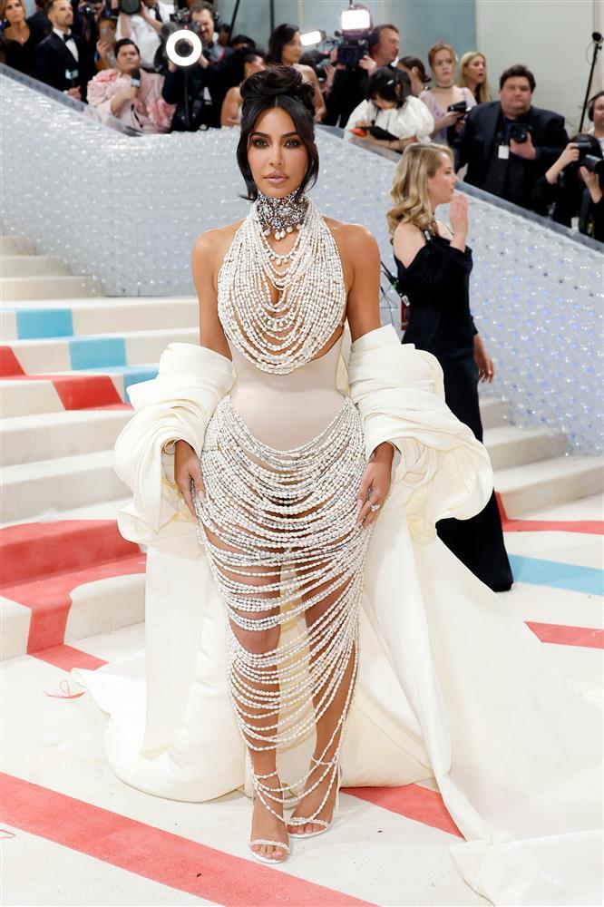 Met Gala 2023: Kim Kardashian ngực trần, Lil Nas X mặc nội y-3