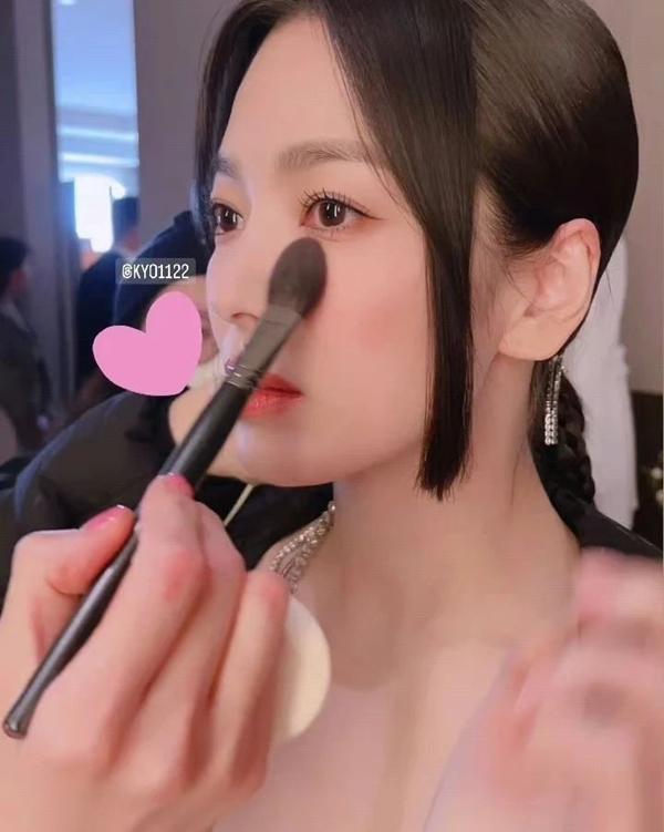 Song Hye Kyo lột xác bên Dương Tử Quỳnh ở Met Gala 2023-4