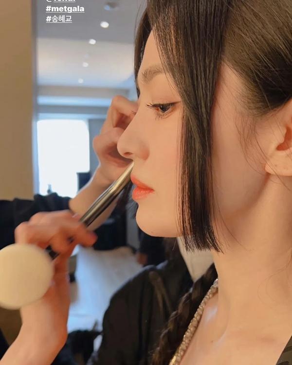 Song Hye Kyo lột xác bên Dương Tử Quỳnh ở Met Gala 2023-5