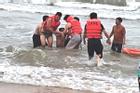 Liên tiếp cứu sống nhiều du khách đuối nước khi tắm biển tại Huế dịp nghỉ lễ