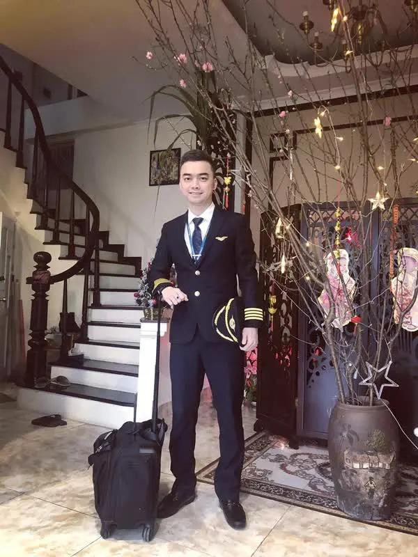 Hà Duy - nam diễn viên Việt chuyển hướng làm phi công giờ ra sao?-5