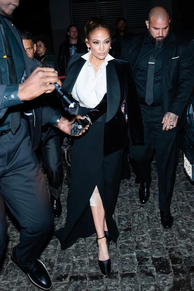 Tiệc hậu Met Gala 2023: Dàn sao lên đồ đi quẩy, Kendall Jenner chặt đẹp tất cả-9