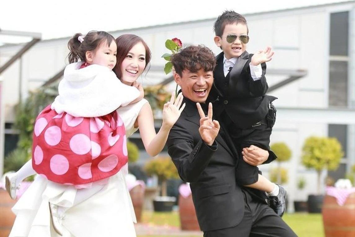 Diễn viên Lý Minh Đức bị bạn gái tung ảnh giường chiếu-5