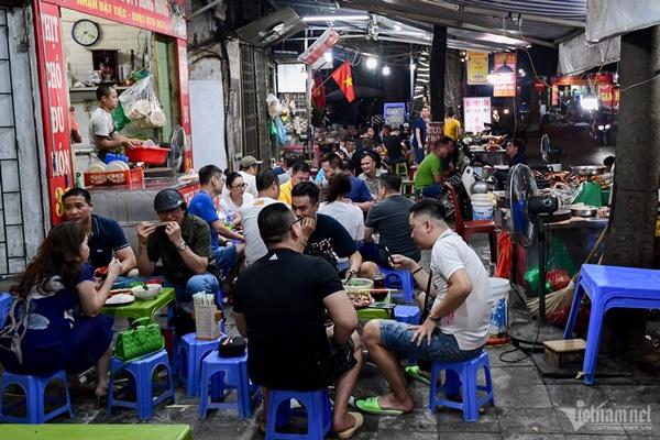 Dòng người chen chân đi chơi vườn thú dịp nghỉ lễ 30/4 – 1/5-10