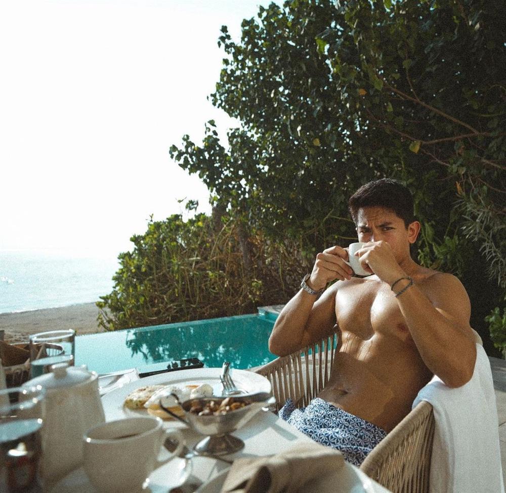 Hoàng tử 9X độc thân quyến rũ, con trai vị quốc vương có tài sản gần 30 tỷ USD-12