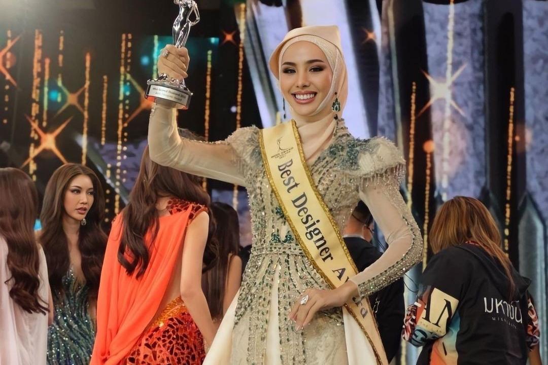 Màn trình diễn váy dạ hội của Hoa, Á hậu Hòa bình Thái Lan-14