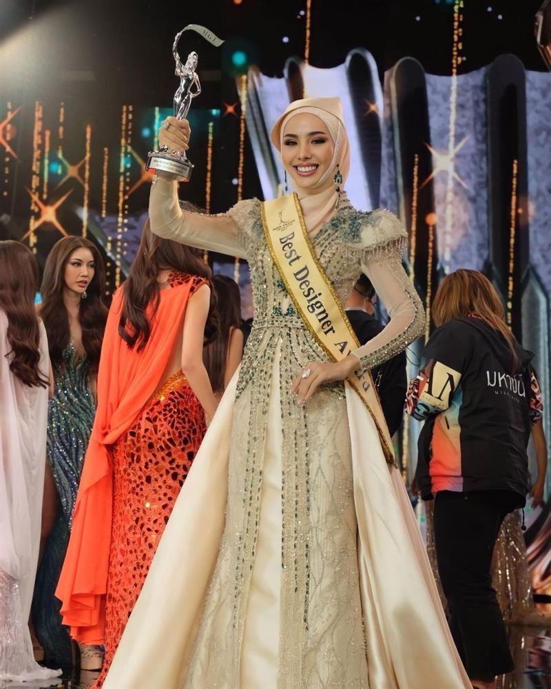 Chiếc váy dạ hội đẹp nhất Hoa hậu Hòa bình Thái Lan gây tranh cãi-1