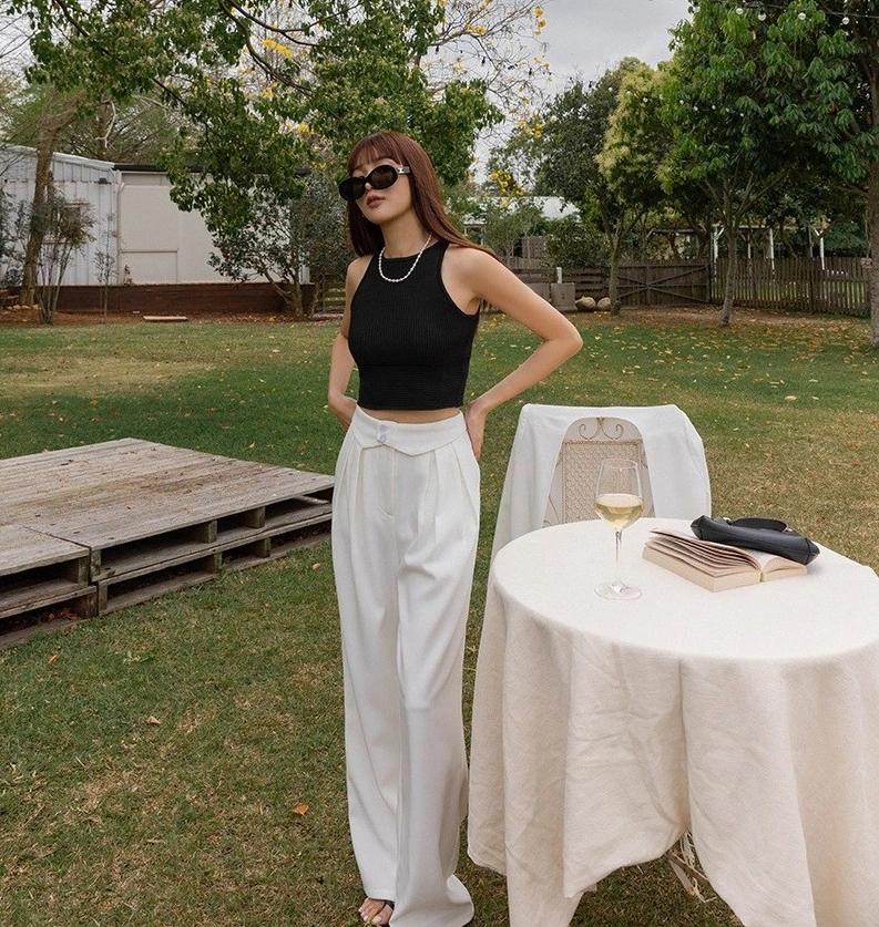 Muốn theo đuổi xu hướng quiet luxury, bạn hãy sắm 6 món thời trang-4