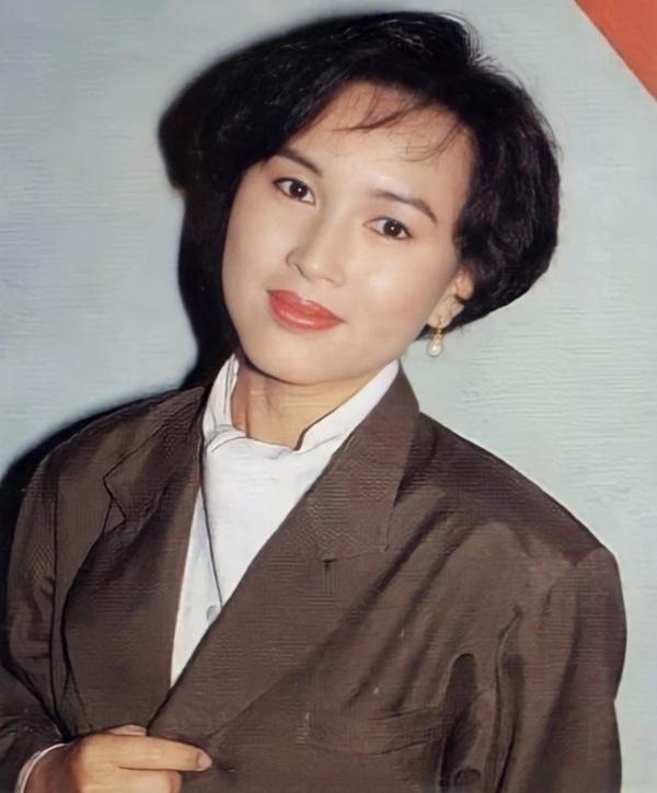 Sao Hoa ngữ hết thời: Kẻ hát rong, người bán hàng online-7