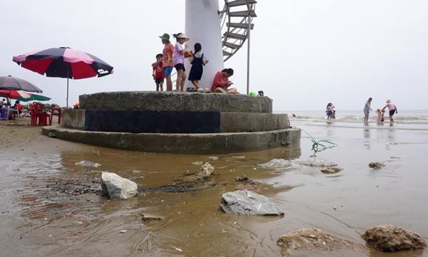 5 bàn tay khổng lồ ở biển Hải Tiến vẫn gây thất vọng-6