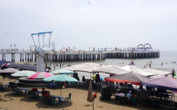 5 bàn tay khổng lồ ở biển Hải Tiến vẫn gây thất vọng-11